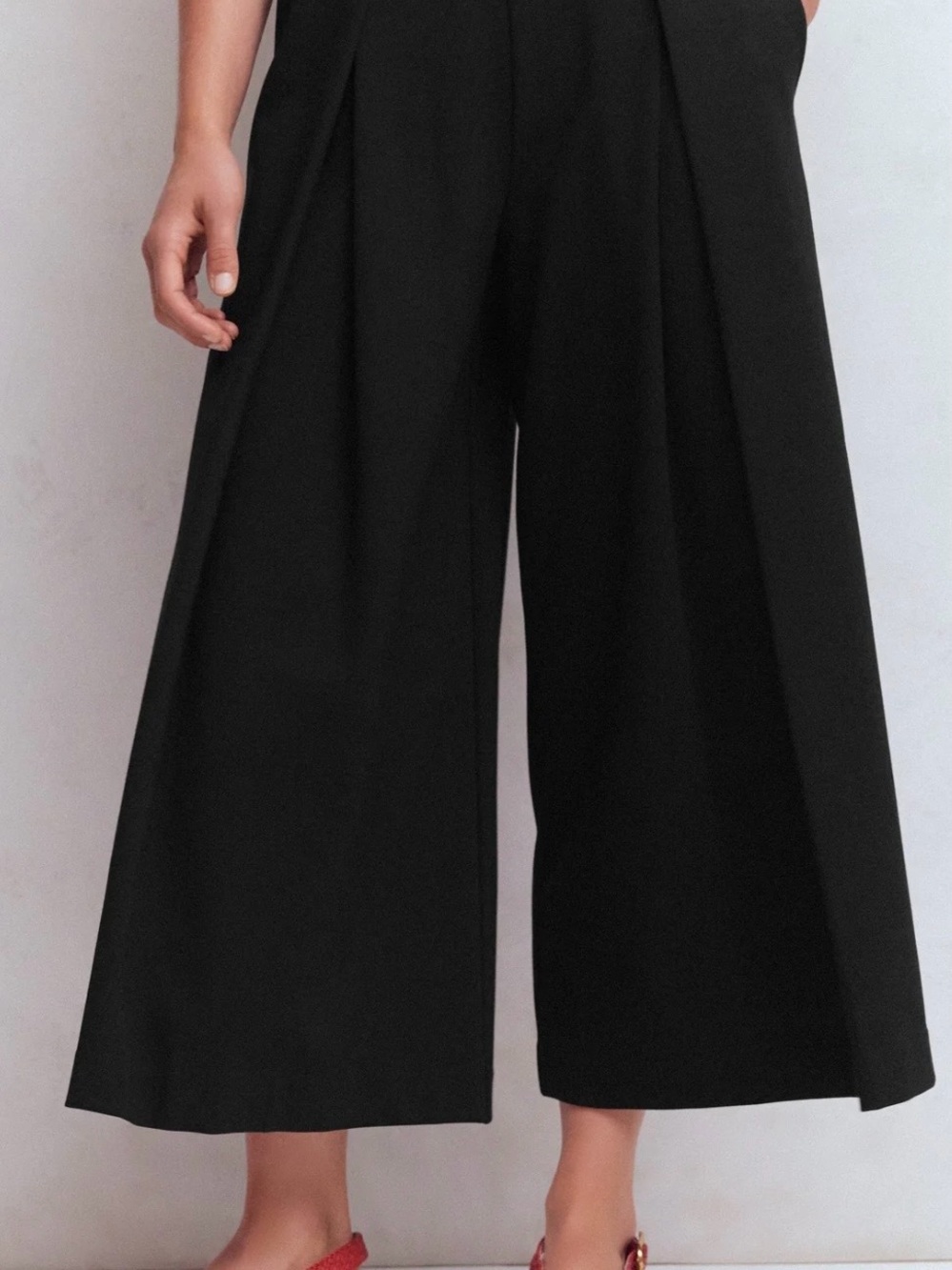 Boden Pants Womens 8 Black
Wide Leg Stretch Cotton Cropped
Culottes Professional